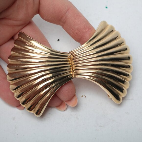 Vintage Mimi di Niscemi Gold Shell Belt Buckle Interlocking Talbots Red Vegan 81 - Picture 2 of 13